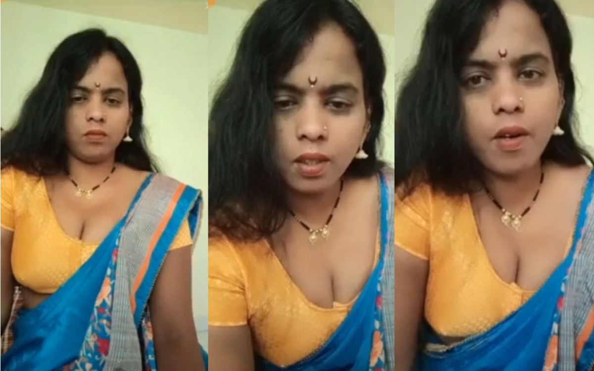 Video – Desi Indian housewife enjoy webcam with stranger and showing